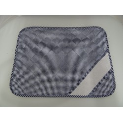 Tovaglietta trapuntata, colore blu a quadretti con inserto in tela aida da ricamare a punto croce